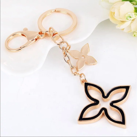 Clover Bag Charm, perfect with Louis Vuitton bags - Picture 3 of 15